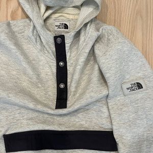 North Face Mens pullover sweatshirt